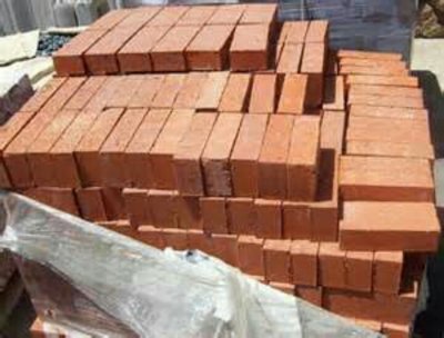 Hera clay red bricks logo