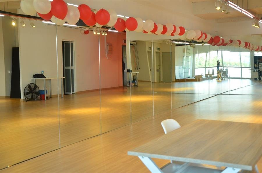 Laminate Flooring 8mm FC10732 Teak Allover