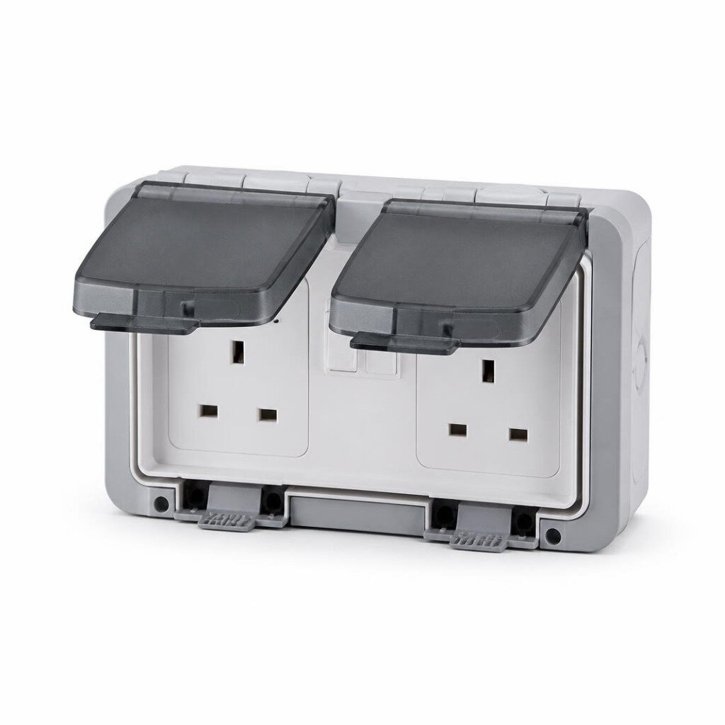EVERBRIGHT 318WSS 13A WEATHERPROOF SWITCH SOCKET