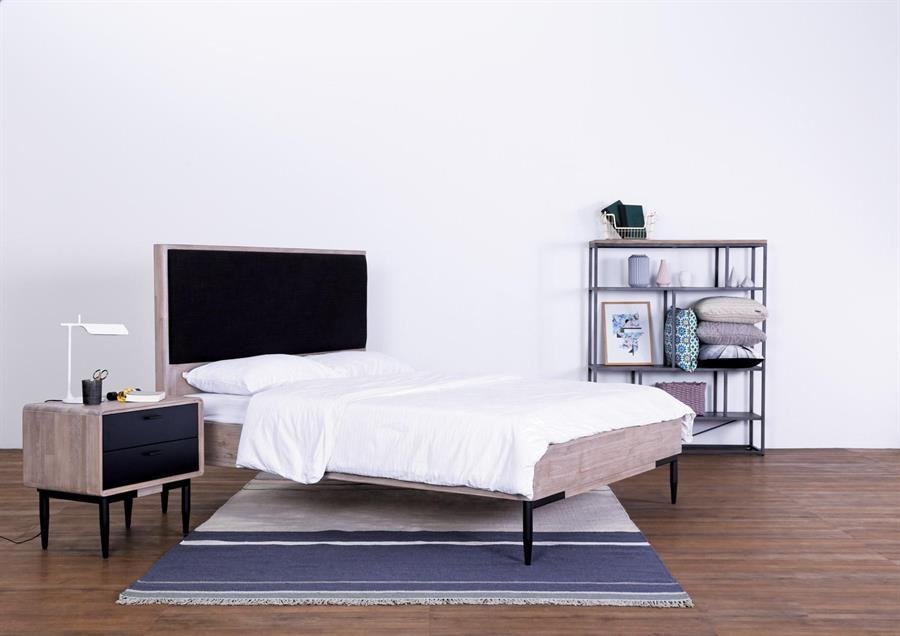 Arturo Hugo Tall Shelf