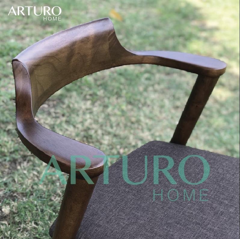 Arturo Lucia Dining Table + 4 Zoro Dining Room Set