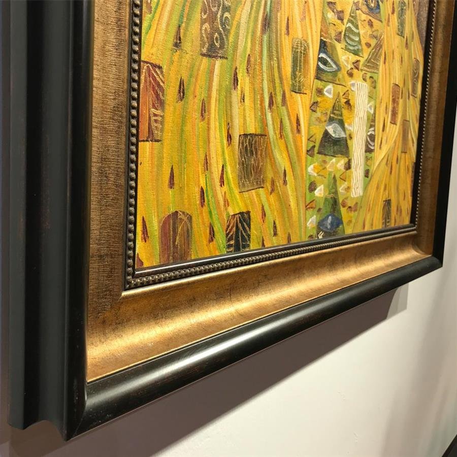 Arturo Oil Painting Golden Queen