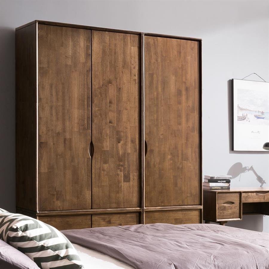 Arturo Guanda Wardrobe