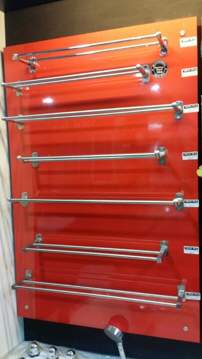 Mocha 304 s/steel foldable towel bar