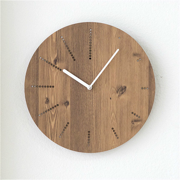 C 031 Wooden Clock