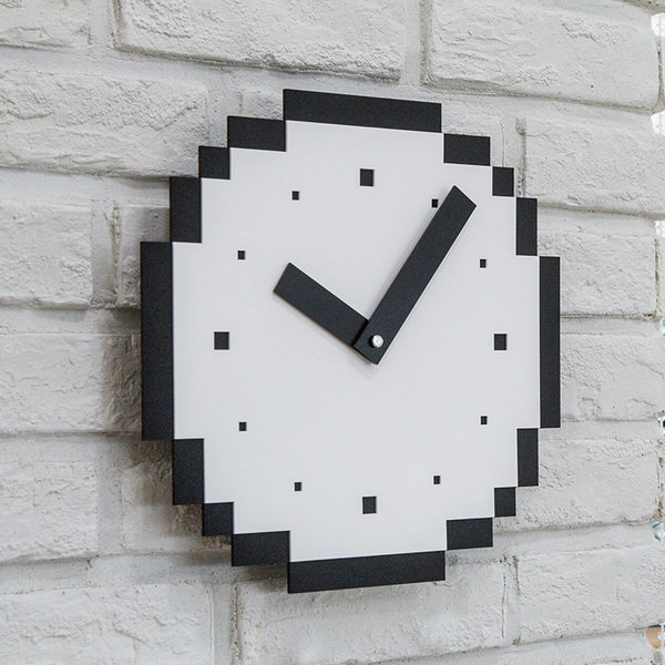 C 015 Funky Clock
