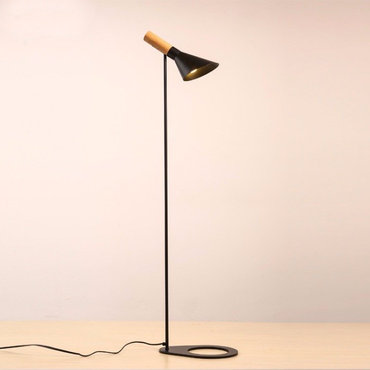 TL 164 Standing Lamp