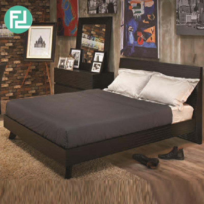 STRIP - QUEEN BED