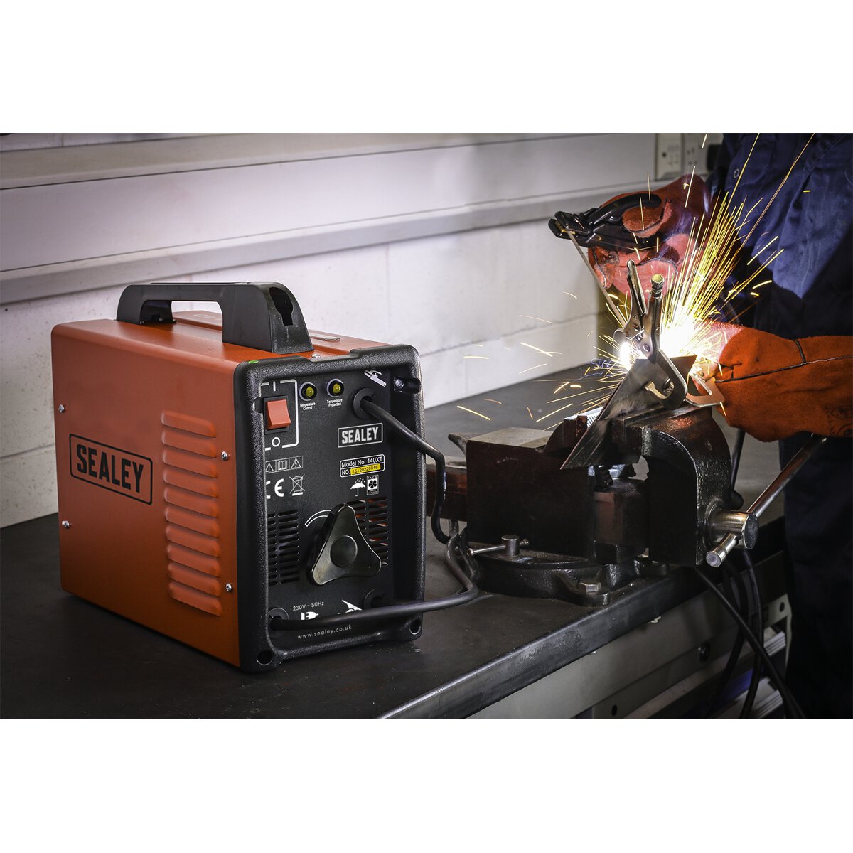 Arc Welder 140A with Accessory Kit