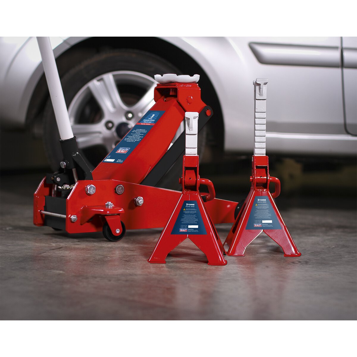 Trolley Jack 3tonne Standard Chassis with Axle Stands (Pair) 3tonne Capacity per Stand