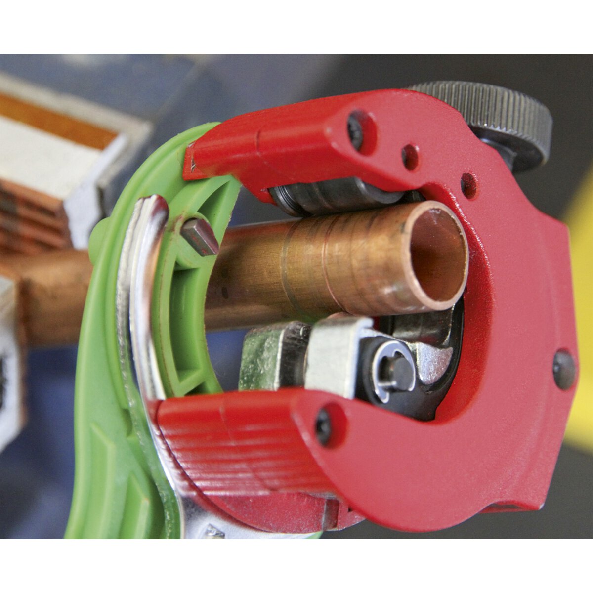 Ratcheting Pipe Cutter 2-in-1 Ø6-28mm