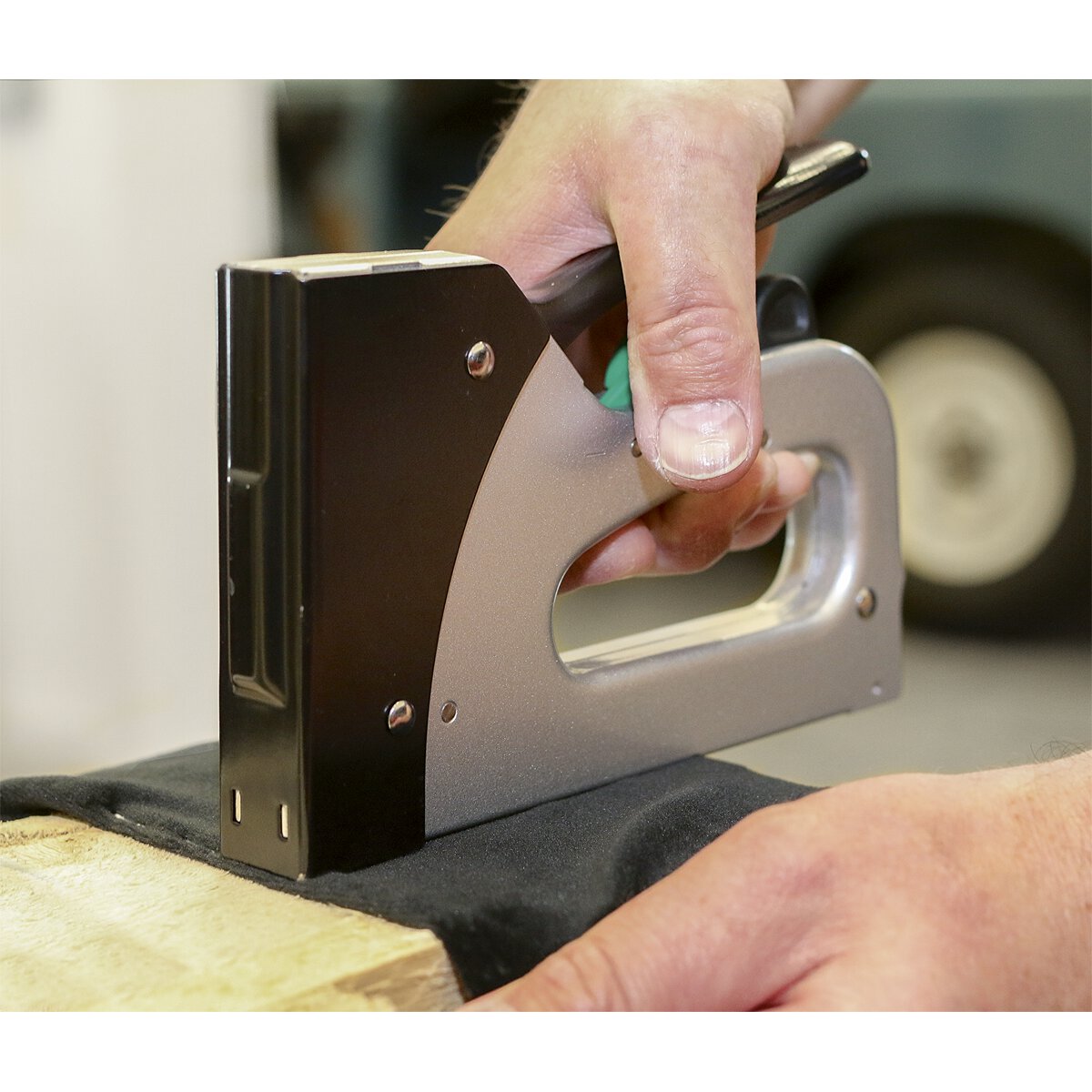Staple & Brad Nail Gun Heavy-Duty