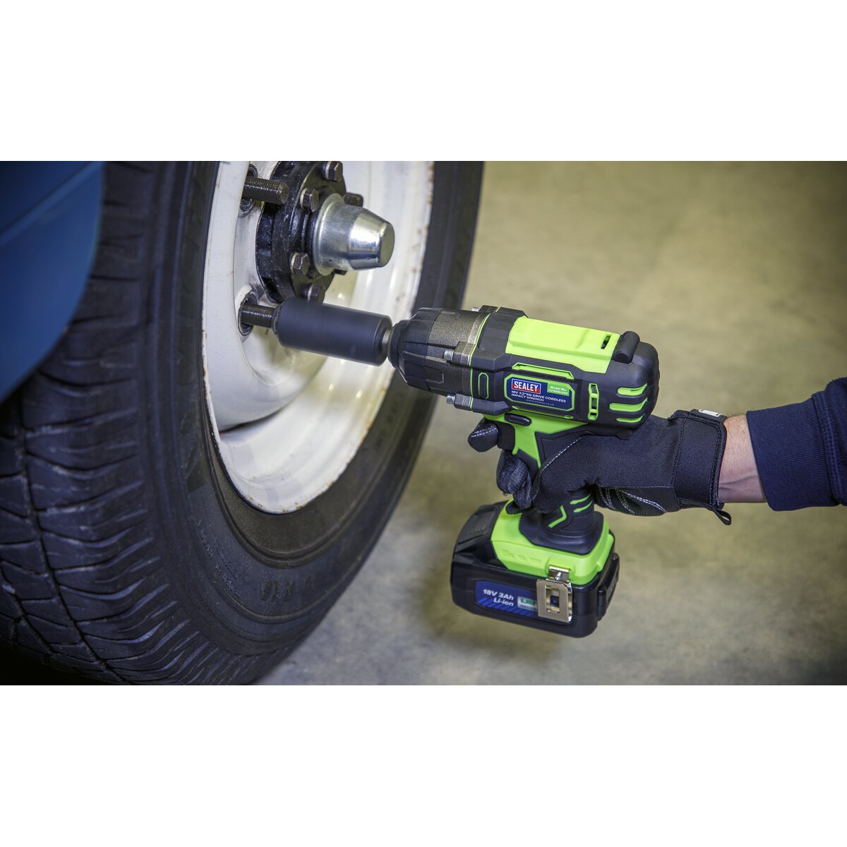 Cordless Impact Wrench 18V 3Ah Li-ion 1/2"Sq Drive Hi-Vis