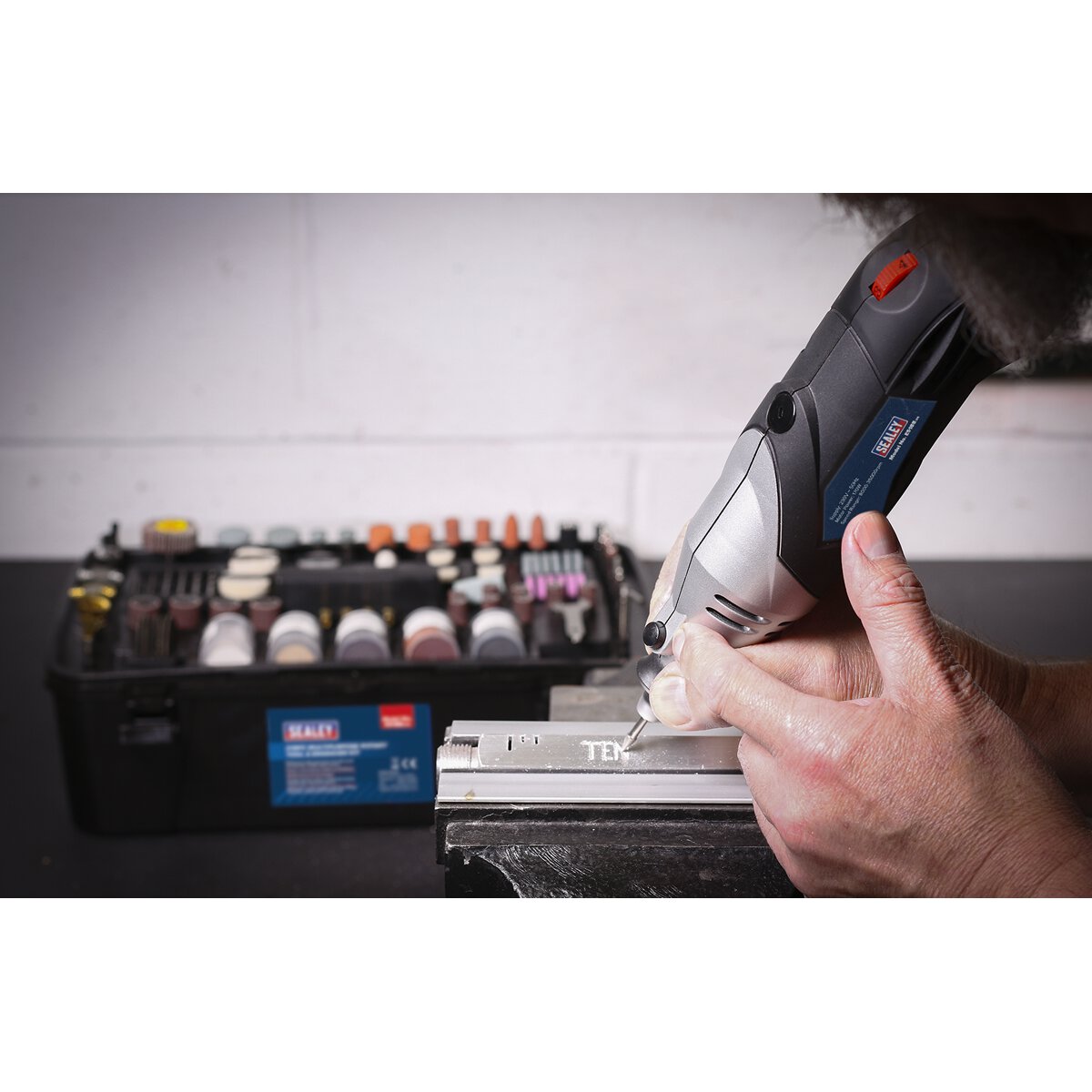 Multipurpose Rotary Tool & Engraver Kit 219pc 230V