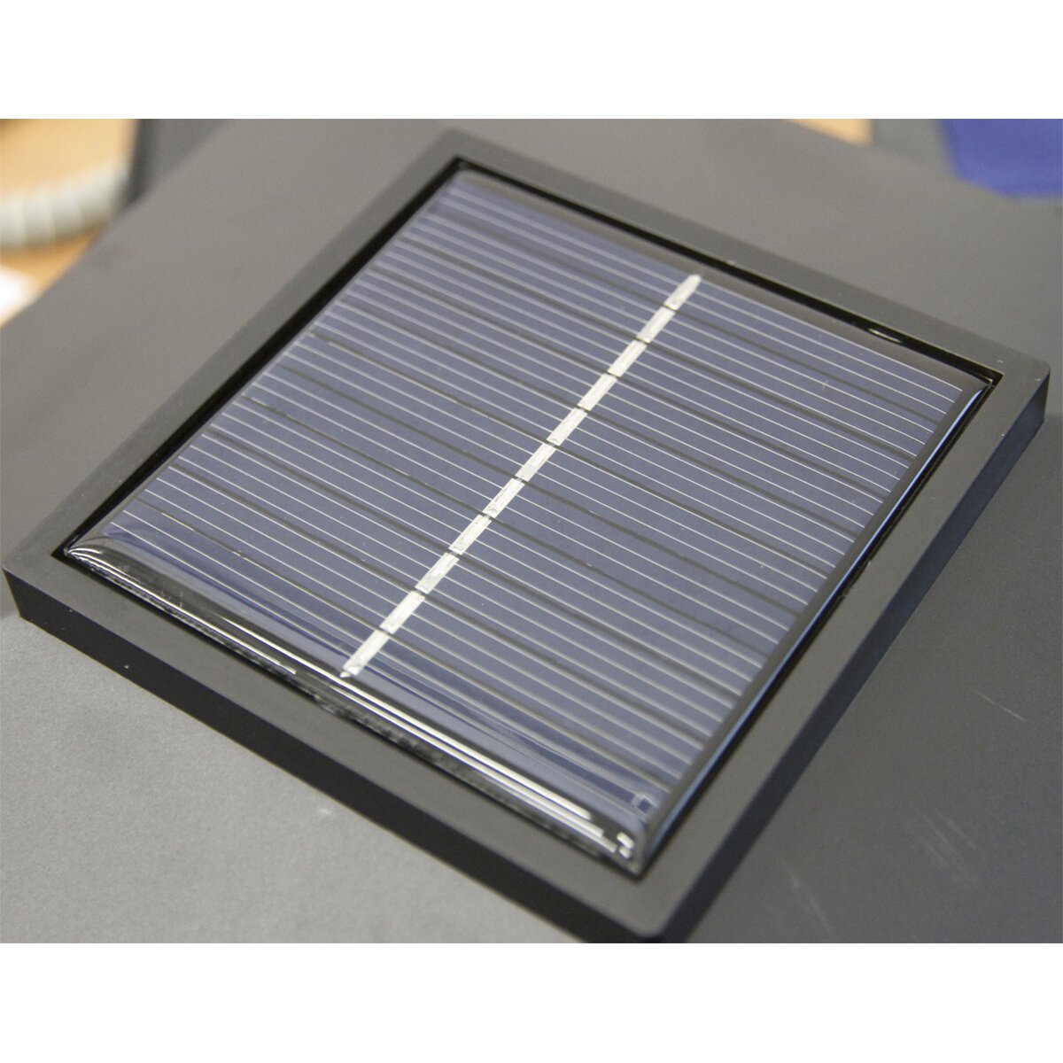 Solar Powered LED Garden Lamp Wall Mounting