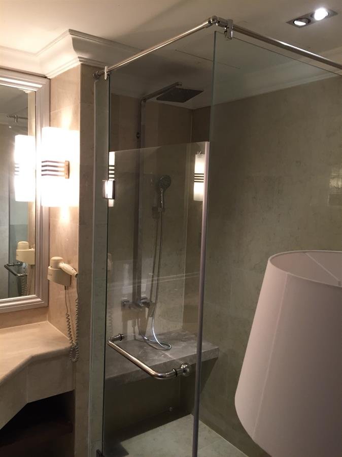 Shower Screen
