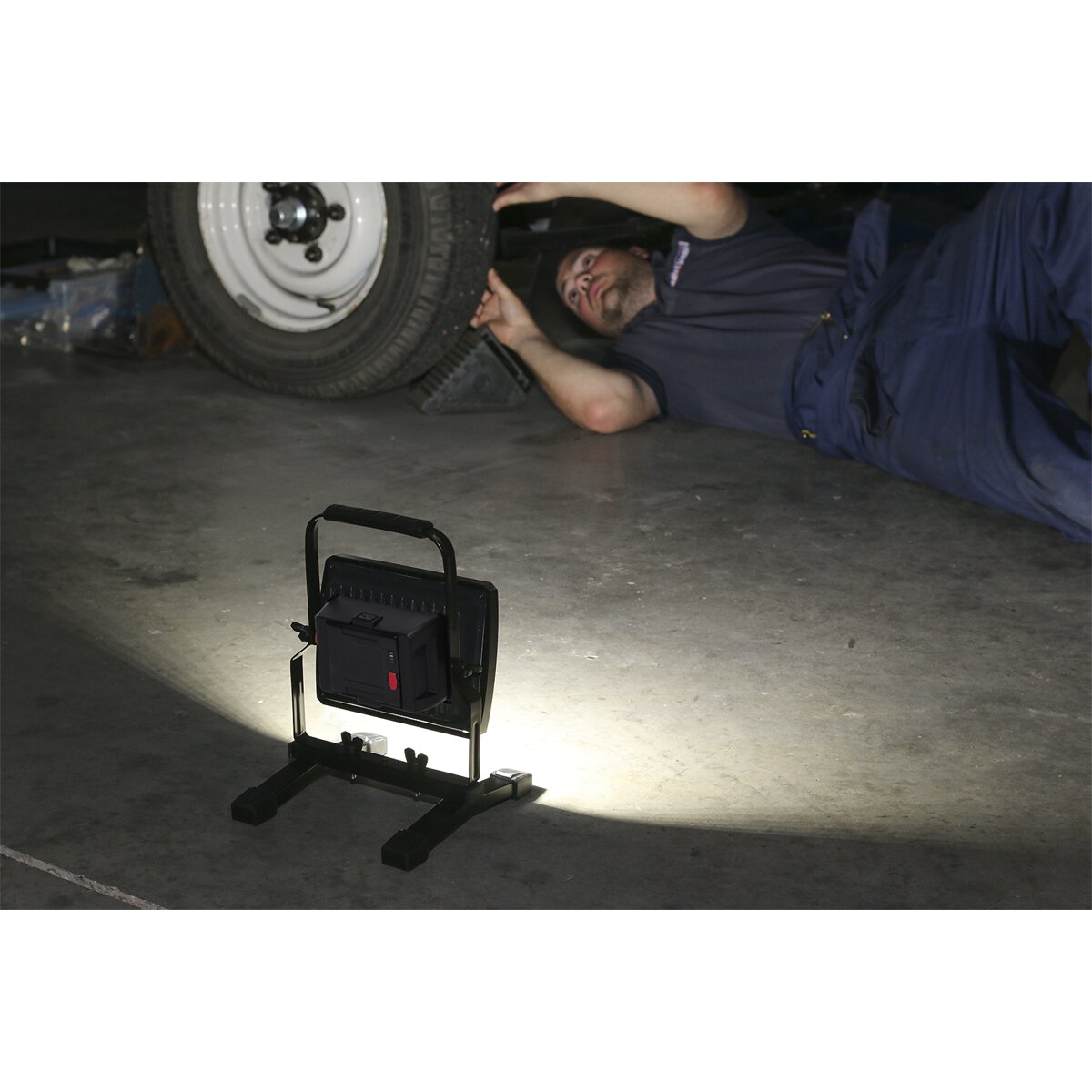 Rechargeable Portable Floodlight 20W SMD LED