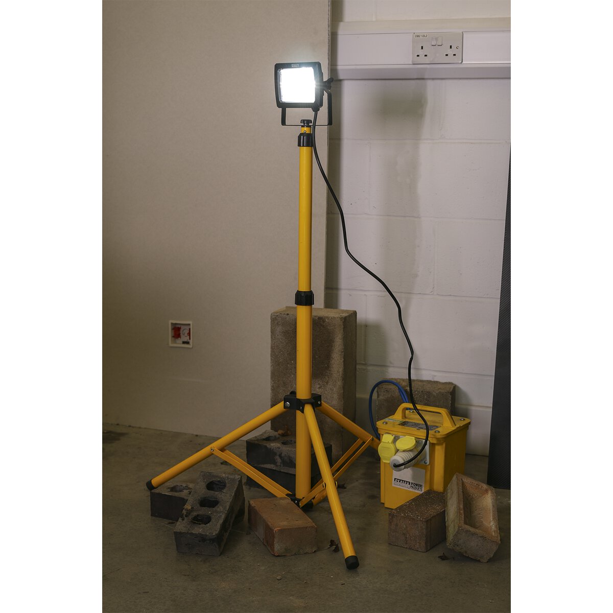 Telescopic Floodlight 10W SMD LED 110V
