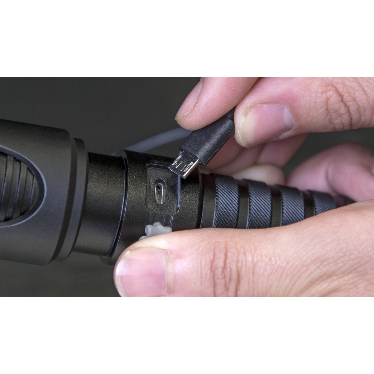 Aluminium Torch 5W CREE XPG LED Adjustable Focus Rechargeable with USB