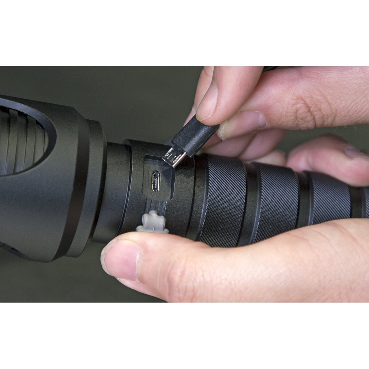 Aluminium Torch 20W CREE XHP50 LED Adjustable Focus Rechargeable with USB Port