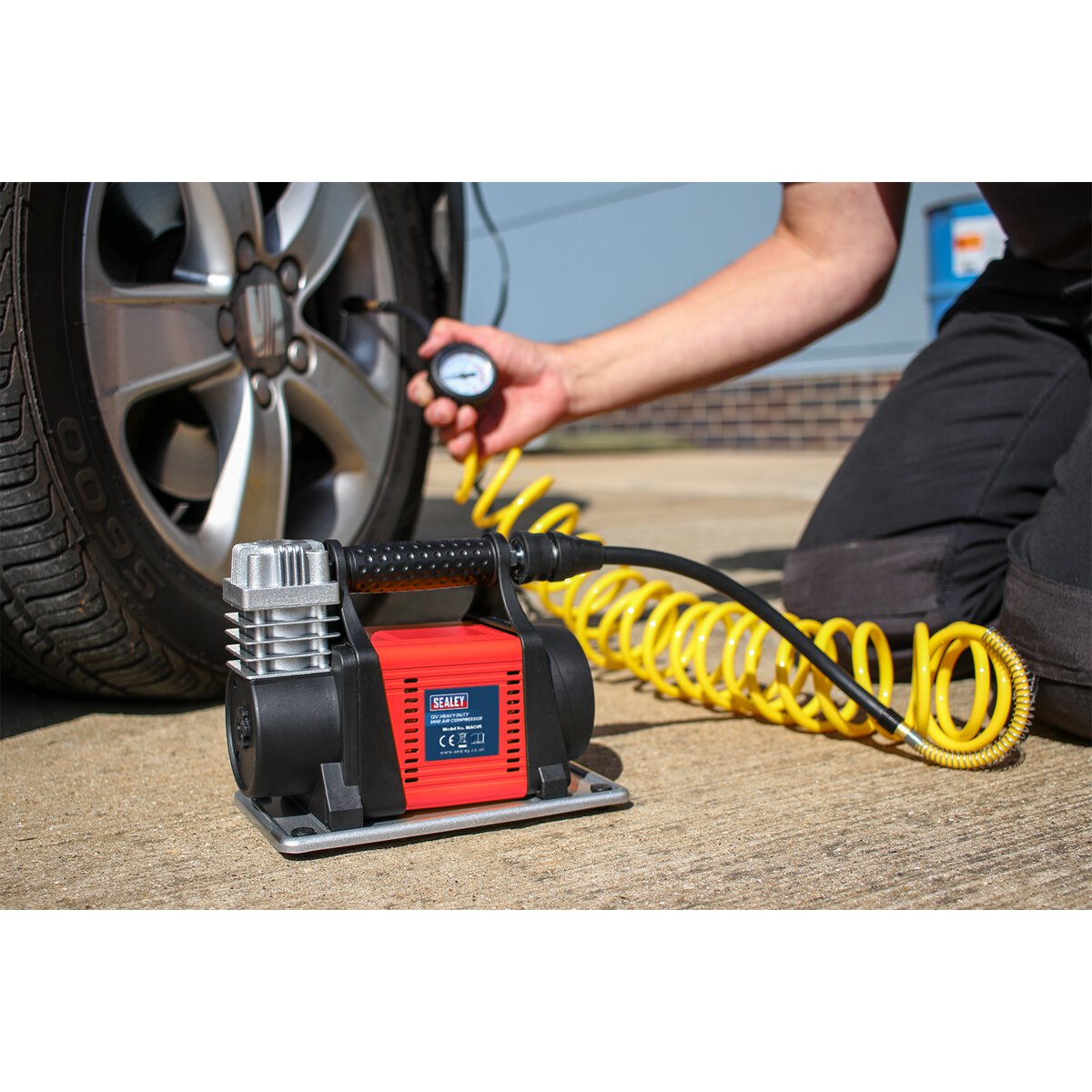 Tyre Inflator/Mini Air Compressor 12V Heavy-Duty