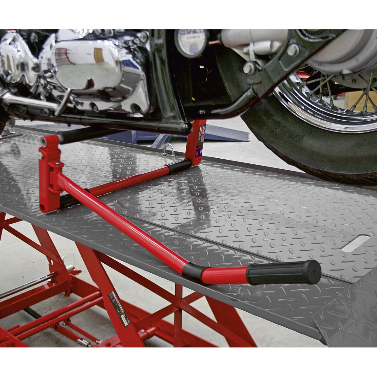 Two Arm Centre Stand