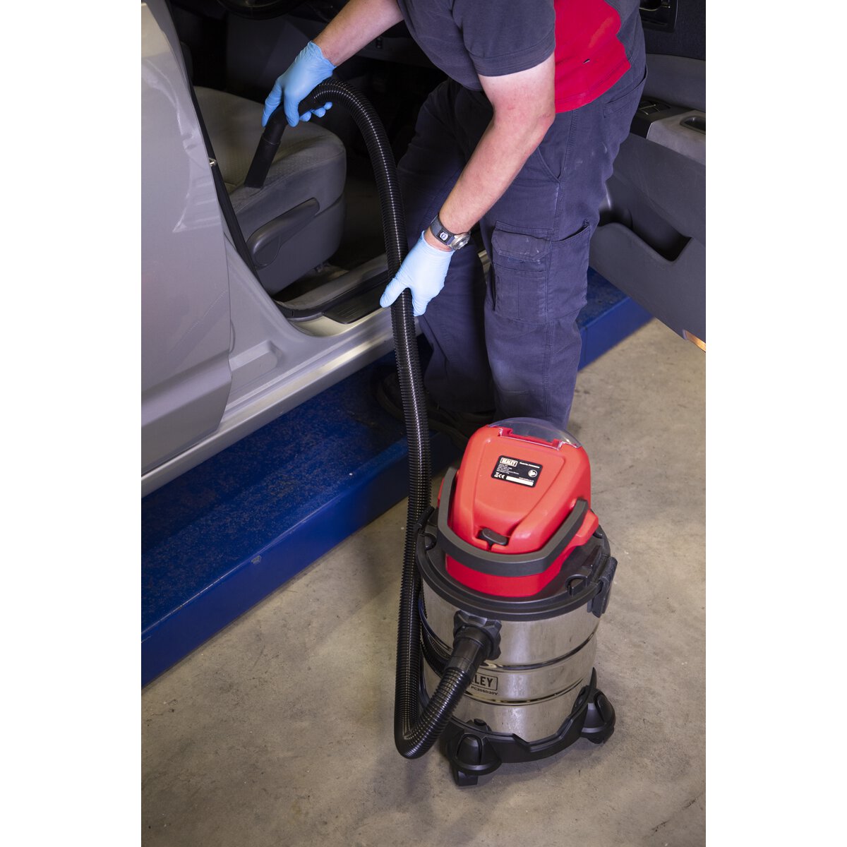 Vacuum Cleaner Cordless Wet & Dry 20L 20V - Body Only