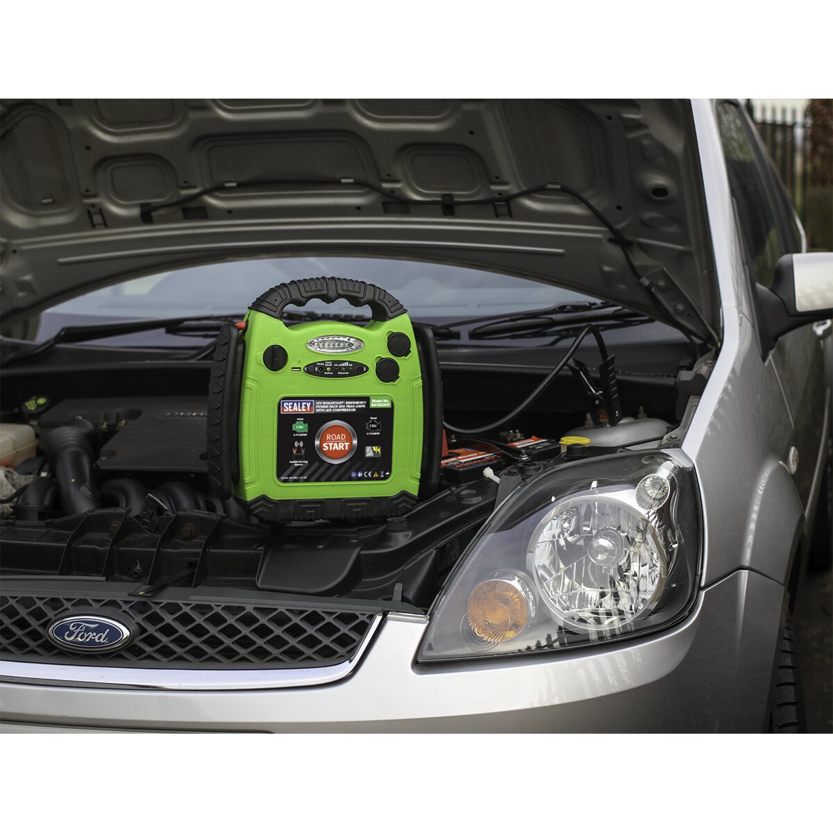 RoadStart® Emergency Jump Starter with Air Compressor 12V 900 Peak Amps