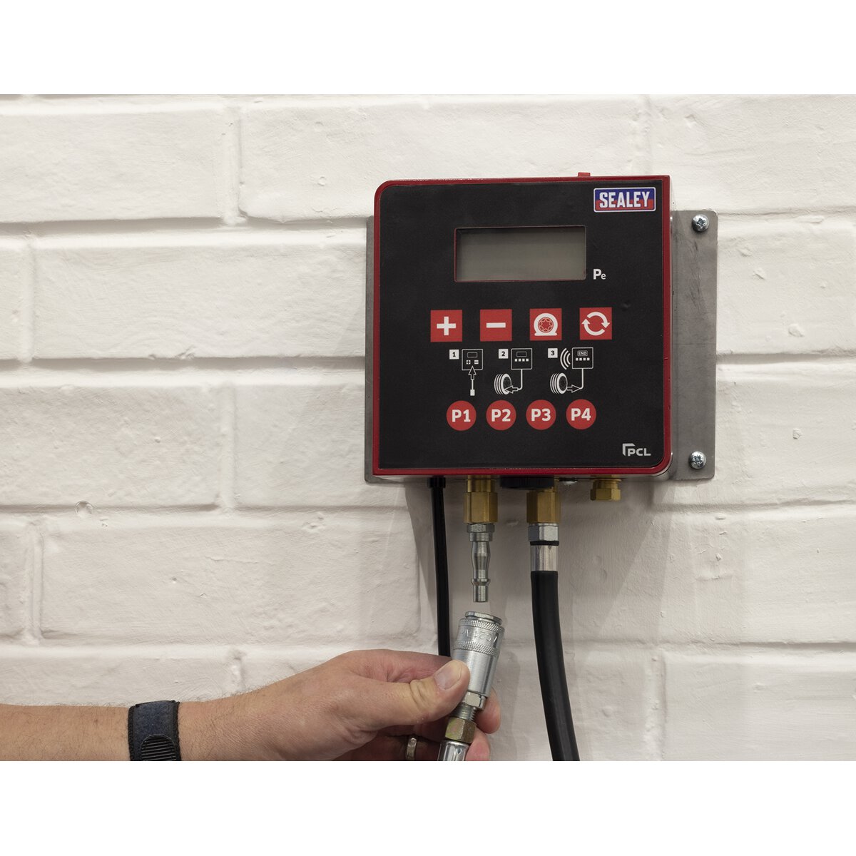Qube Digital Tyre Inflator Professional with OPS + Nitrogen Purge