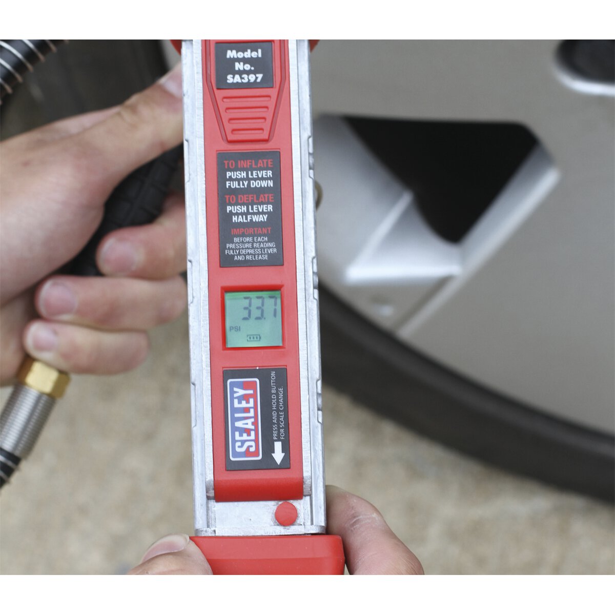 Professional Digital Tyre Inflator with Twin Push-On Connector