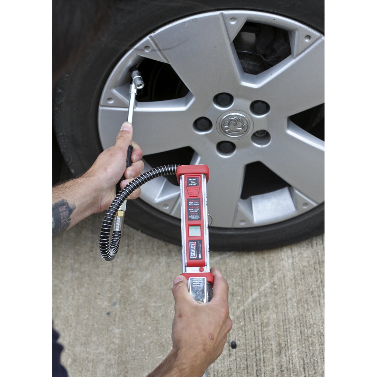 Professional Digital Tyre Inflator with Twin Push-On Connector