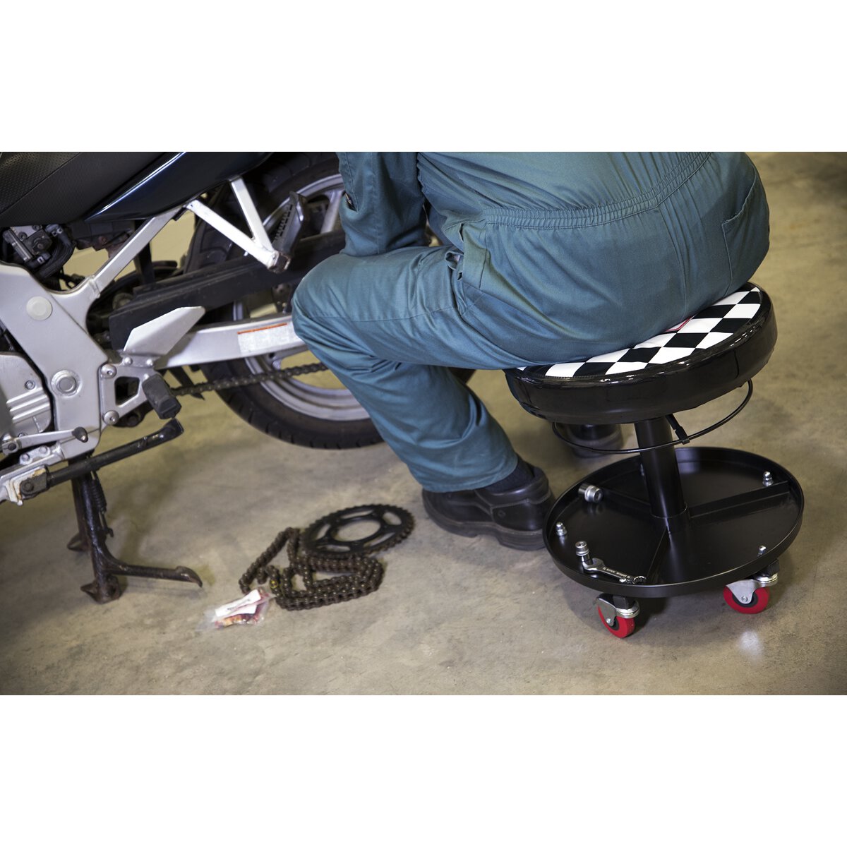 Gas Sprung Mechanic's Seat