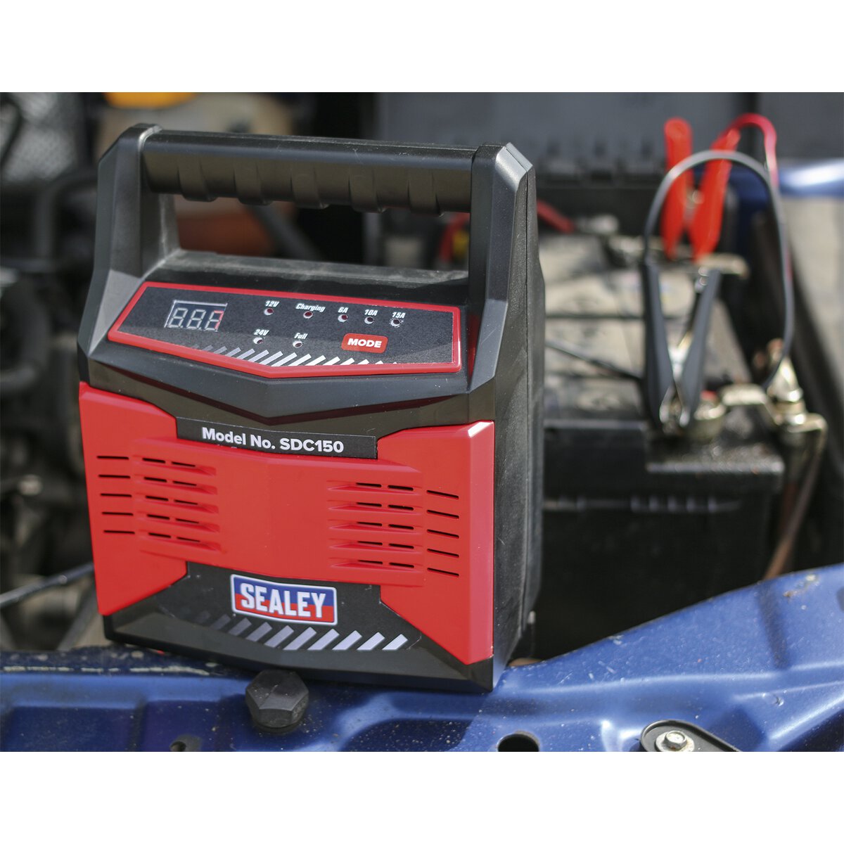 Battery Charger 12/24V 15Amp 230V Automatic