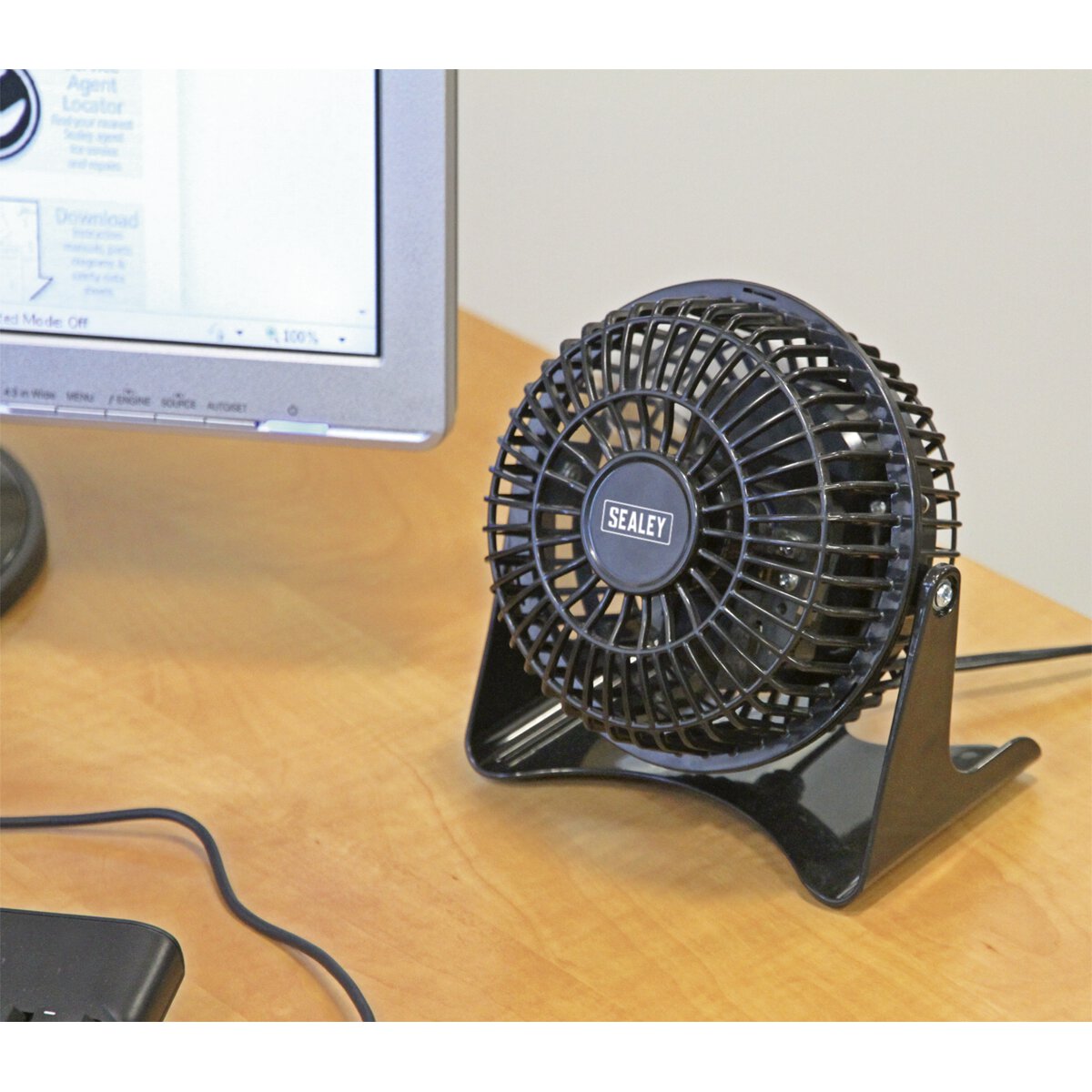 Desk Fan Mini 4" 230V
