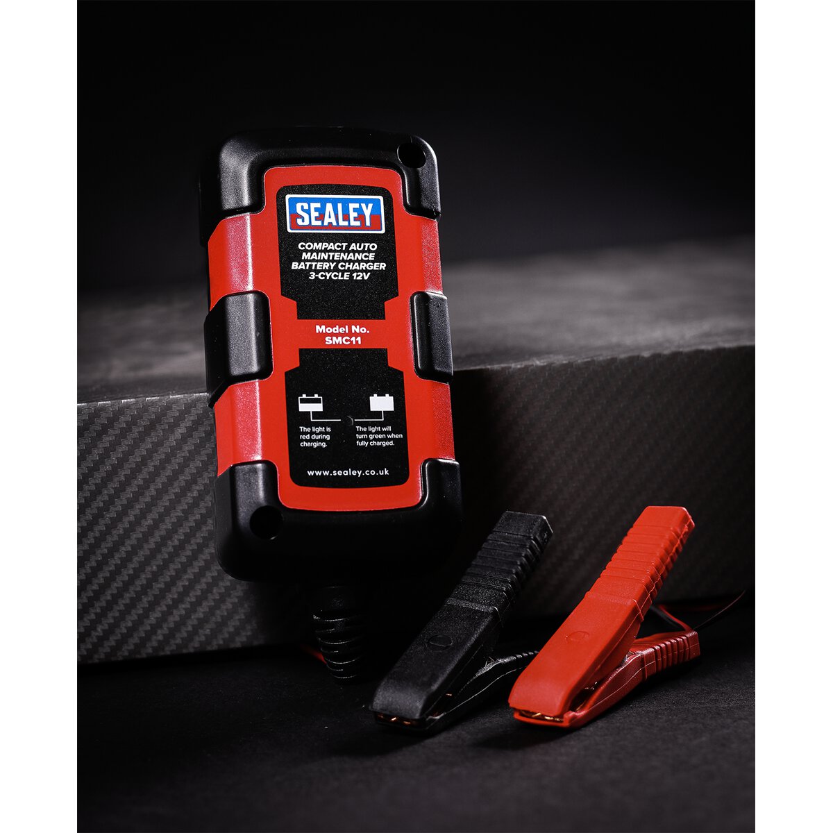 Battery Charger Compact Auto Maintenance 0.8A - 3-Cycle 12V