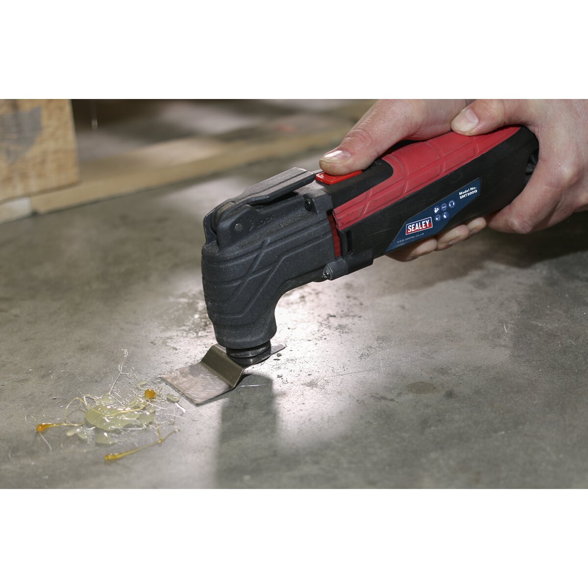 Oscillating Multi-Tool 300W/230V Quick Change