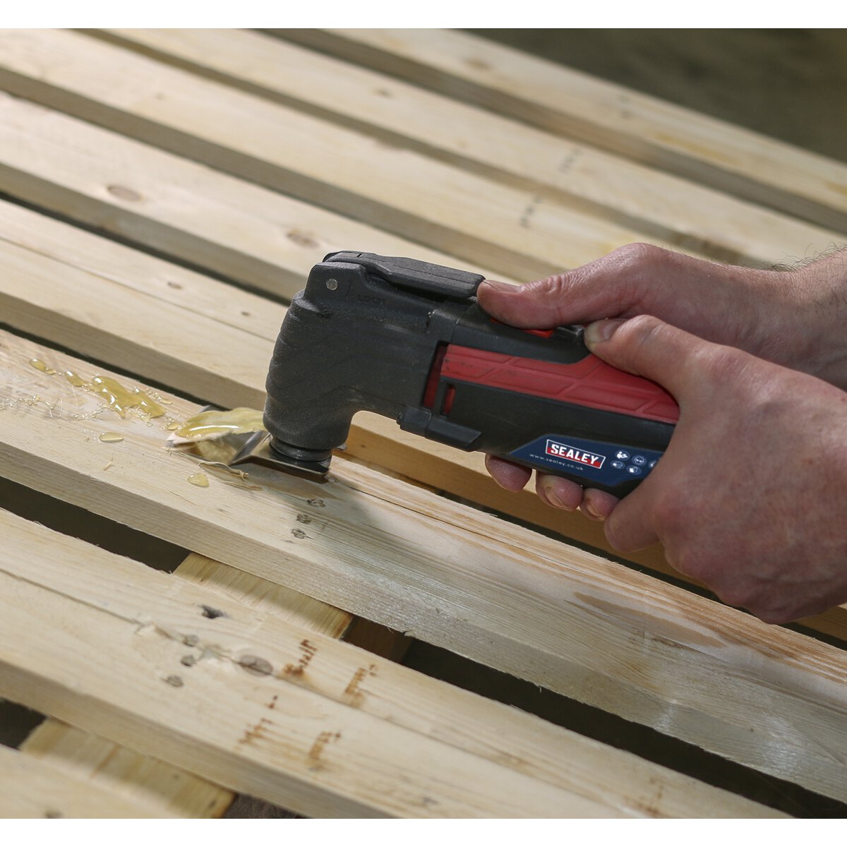 Oscillating Multi-Tool 300W/230V Quick Change