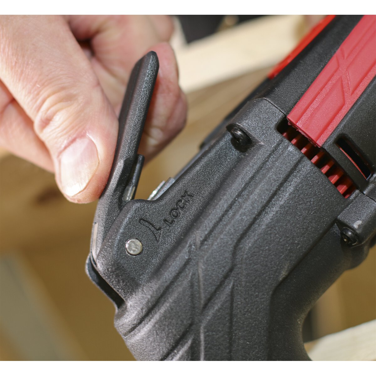 Oscillating Multi-Tool 300W/230V Quick Change