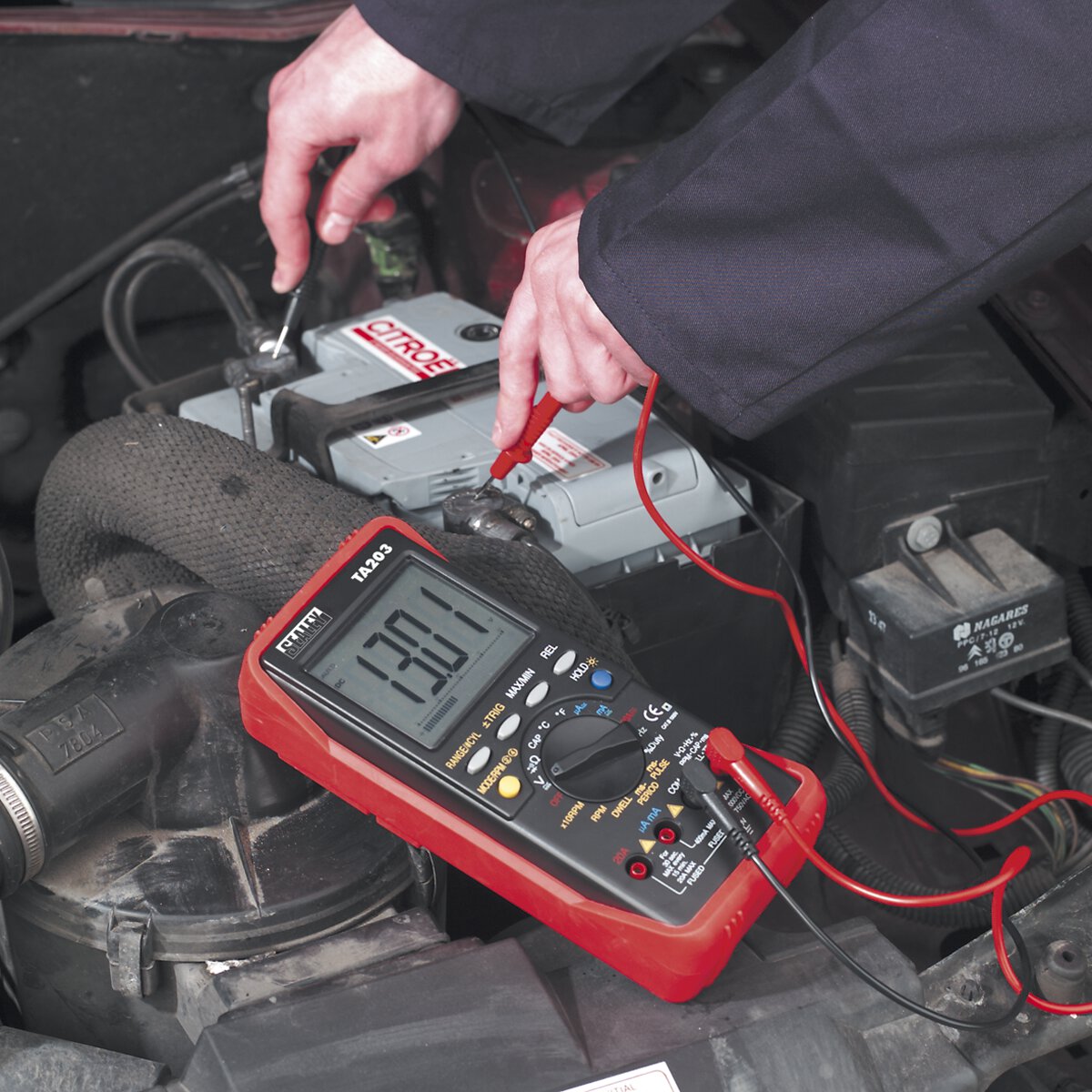 Digital Automotive Multimeter 15 Function Bar Graph/PC Link