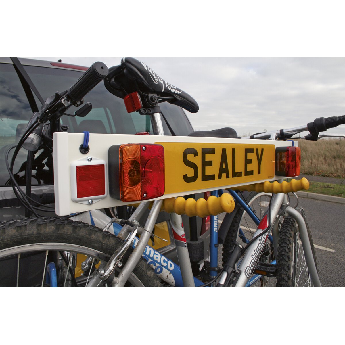 Trailer Board for use with Bicycle Carriers 3ft with 2m Cable