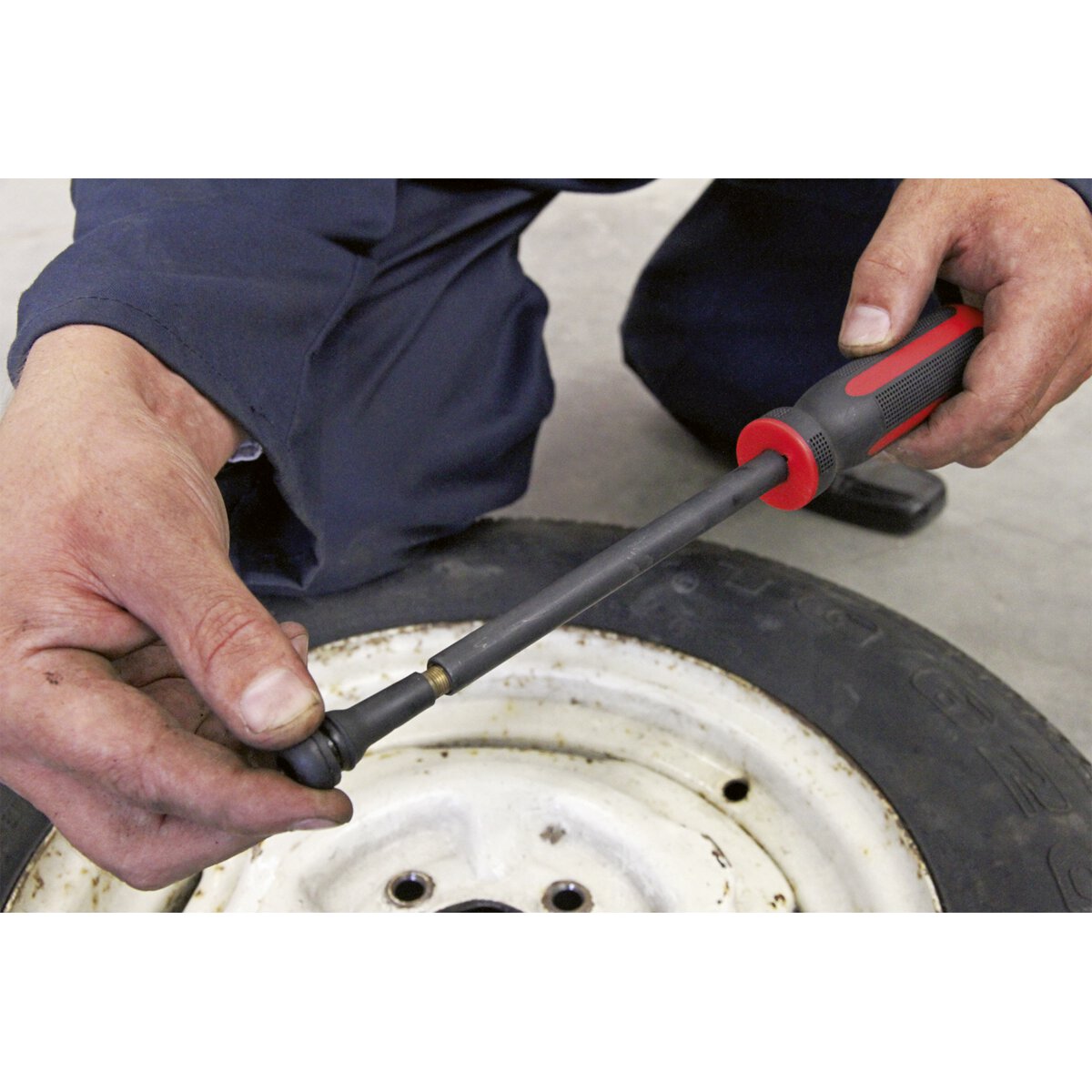 Tyre Valve Removal/Installation Tool
