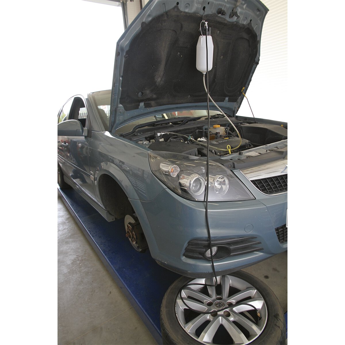 Pneumatic Brake & Clutch Bleeder