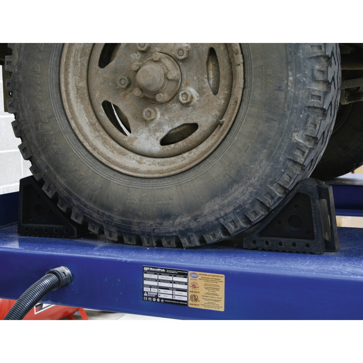 Rubber Wheel Chocks 1.8kg - Pair