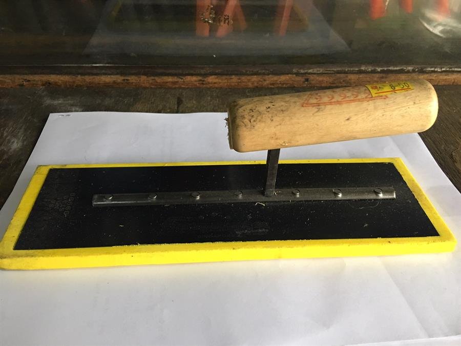 Sponge Steel Trowel Yellow
