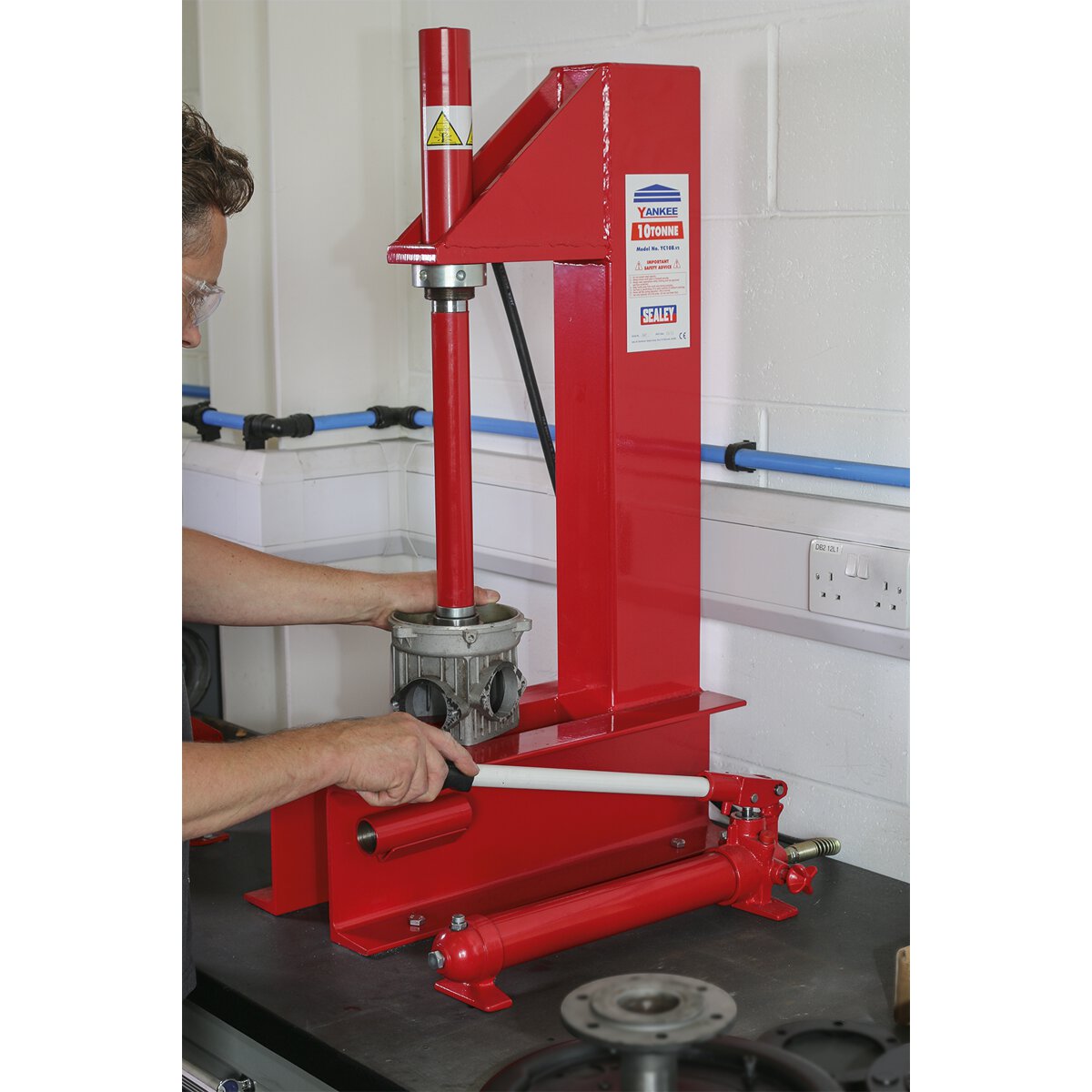 Hydraulic Press 10tonne Bench 'C' Type