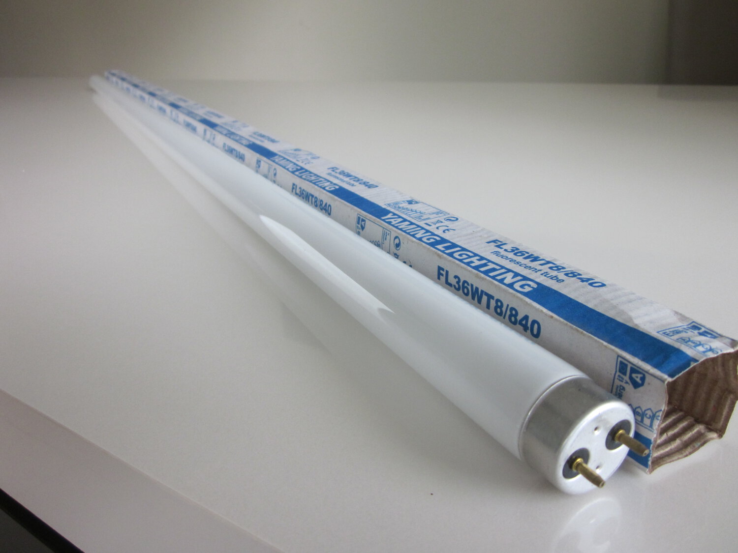 Lighting/Lamp/T8 Fluorescent Light/Tube/G13 : T8-36W/840 Cool White 4ft (Bundle of 25 pcs)
