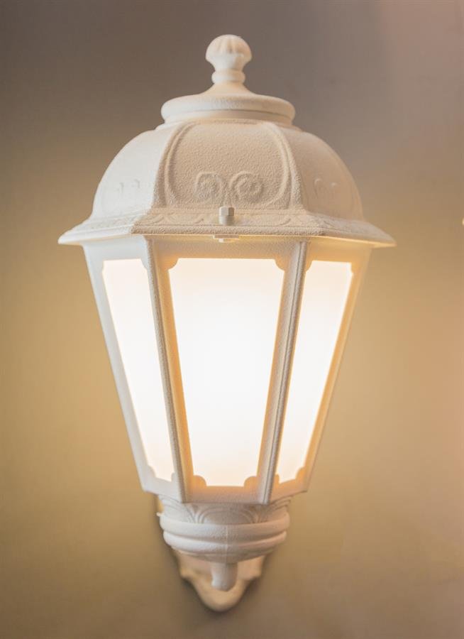 Classic Garden Wall Lamp with Steel & Glass Cone Shade (White) [G-K22-131000WYE27]
