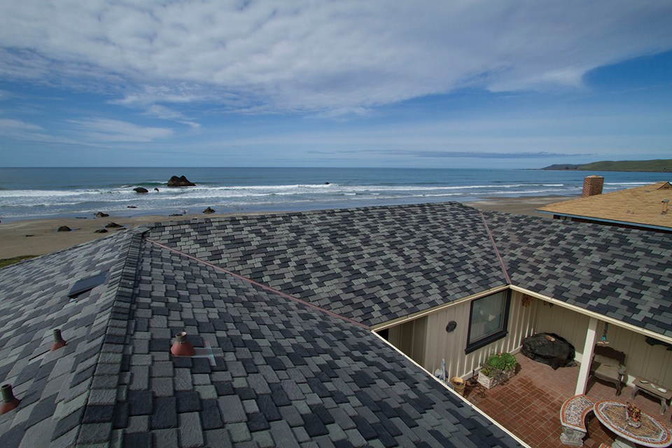 4 Types of Durable and Modern Roof Construction Materials synthetic roof with bitumen slate